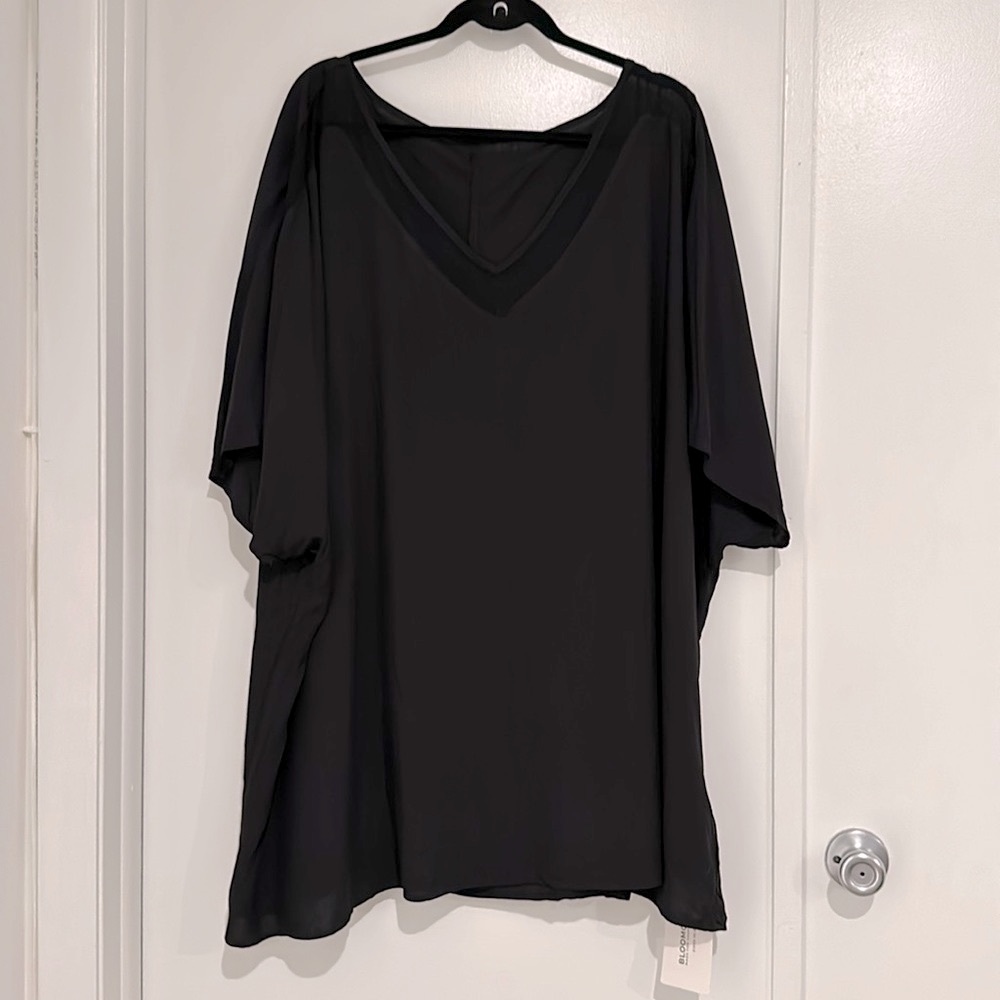 NWT Bloomchic 30 Plus, Black short sleeve blouse with lace trimming.